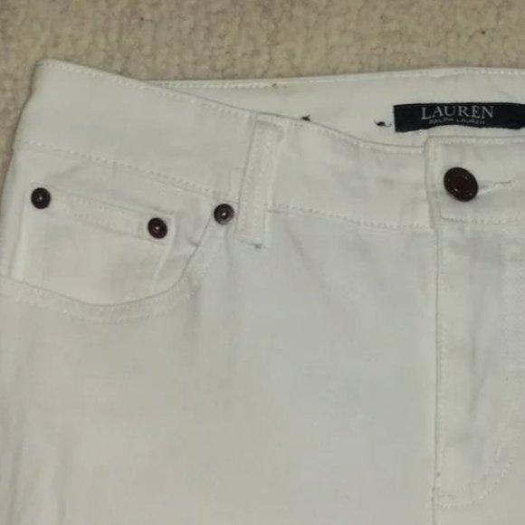 Lauren-Ralph Lauren Ladie's white denim Jeans in size 4 , 29" Waist - Picture 6 of 8